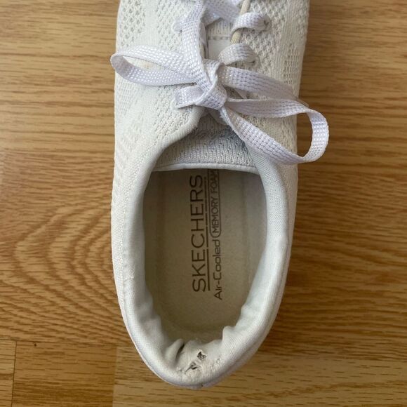 Skechers White Air-Cooled Memory Foam Sneakers Womens Size 6.5 - Picture 2 of 9